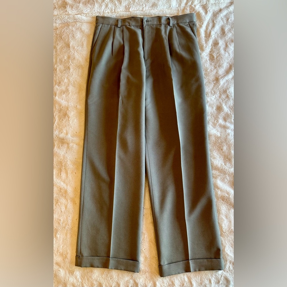 Dockers Vintage khakis | pleated & cuffed | W36 L32